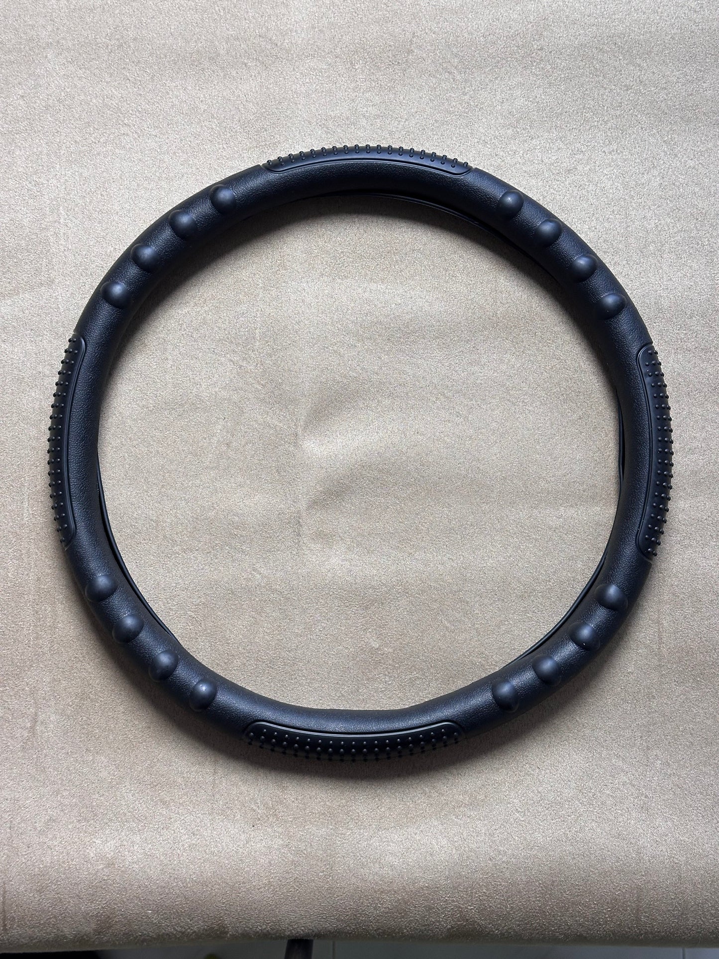Natural rubber steering wheel cover | Universal Fit with Pattern Massaging Grip